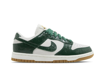 Nike Dunk Low Green Ostrich, Dunk Low Verde, Nike Dunk com detalhes de avestruz, Tênis Dunk Low Verde Ostrich, Nike Dunk Low edição limitada, Dunk Low Verde Premium, Tênis Nike Dunk verde e texturizado, Dunk Low com estilo sofisticado, Dunk Low Verde com design único, Nike Dunk Low estilo avestruz.