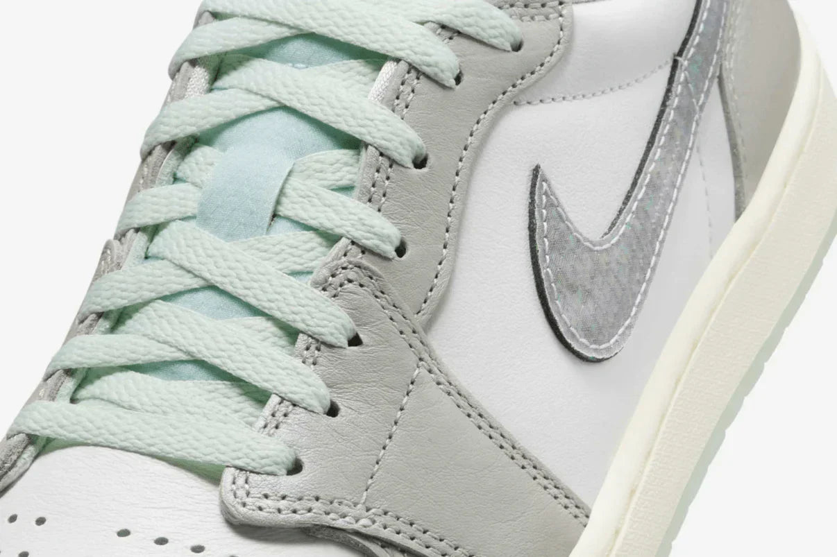 Air Jordan 1 Low "Lunar New Year" Photon Dust Cinza