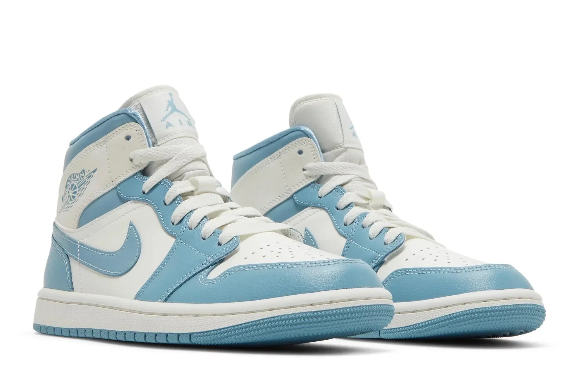 Air Jordan 1 Mid University Blue (UNC)