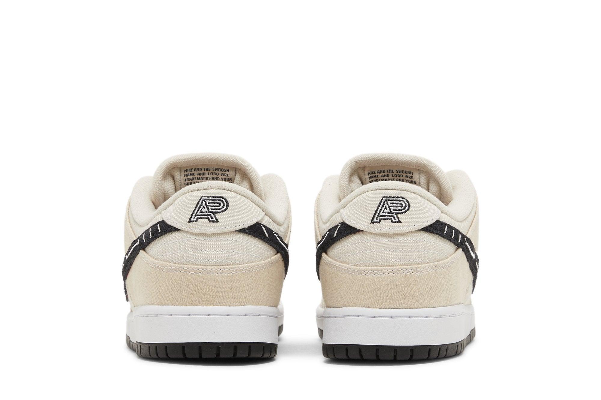 Nike SB Dunk Low Albino & Preto 'Jiu-Jitsu'