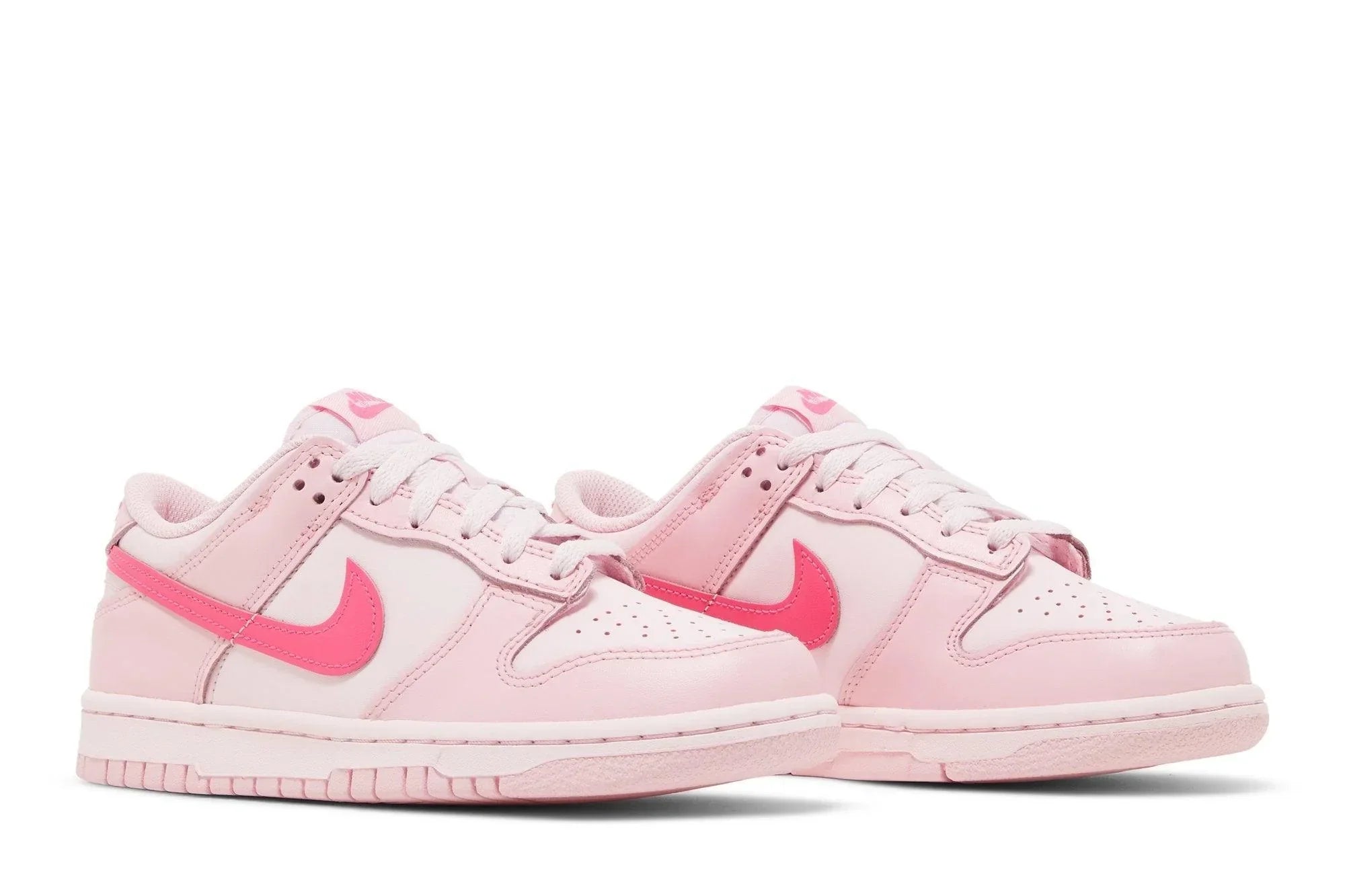 Nike Dunk Low Triple Pink